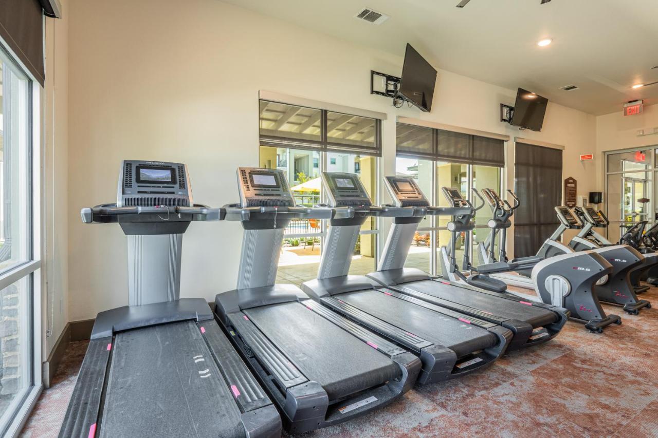 Luxe 3B/2B Getaway - Pool, Gym, Parking, Pet Wash Apartment Leander Luaran gambar