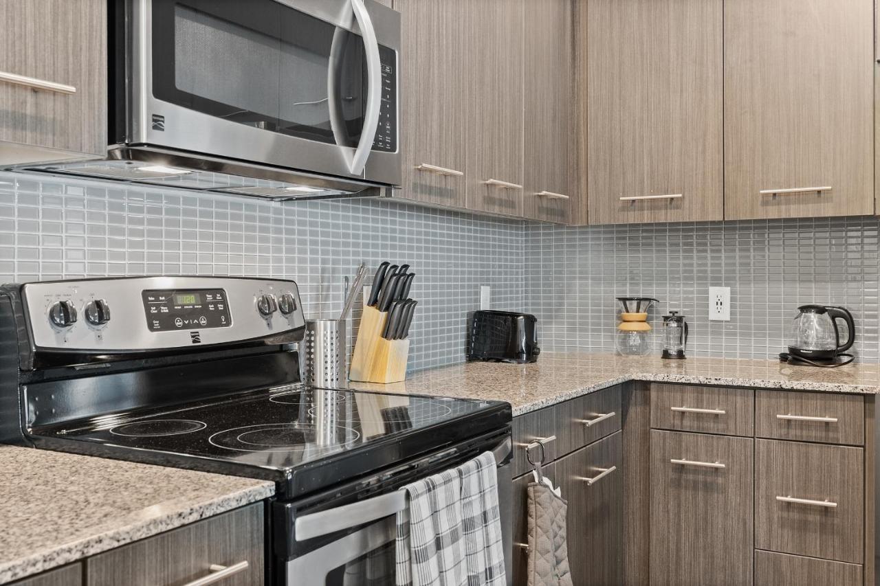 Luxe 3B/2B Getaway - Pool, Gym, Parking, Pet Wash Apartment Leander Luaran gambar
