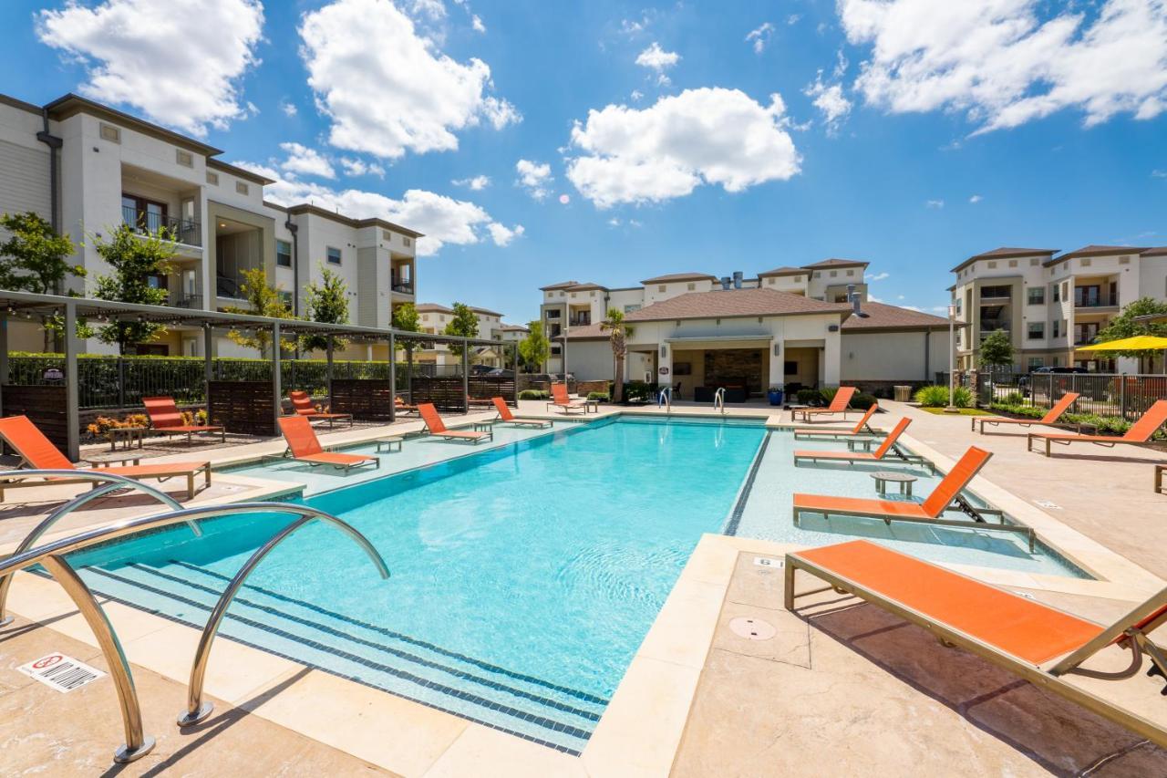 Luxe 3B/2B Getaway - Pool, Gym, Parking, Pet Wash Apartment Leander Luaran gambar