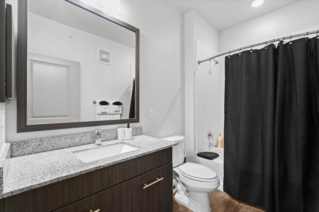 Luxe 3B/2B Getaway - Pool, Gym, Parking, Pet Wash Apartment Leander Luaran gambar